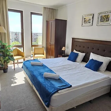 Апартамент Barcelo Royal